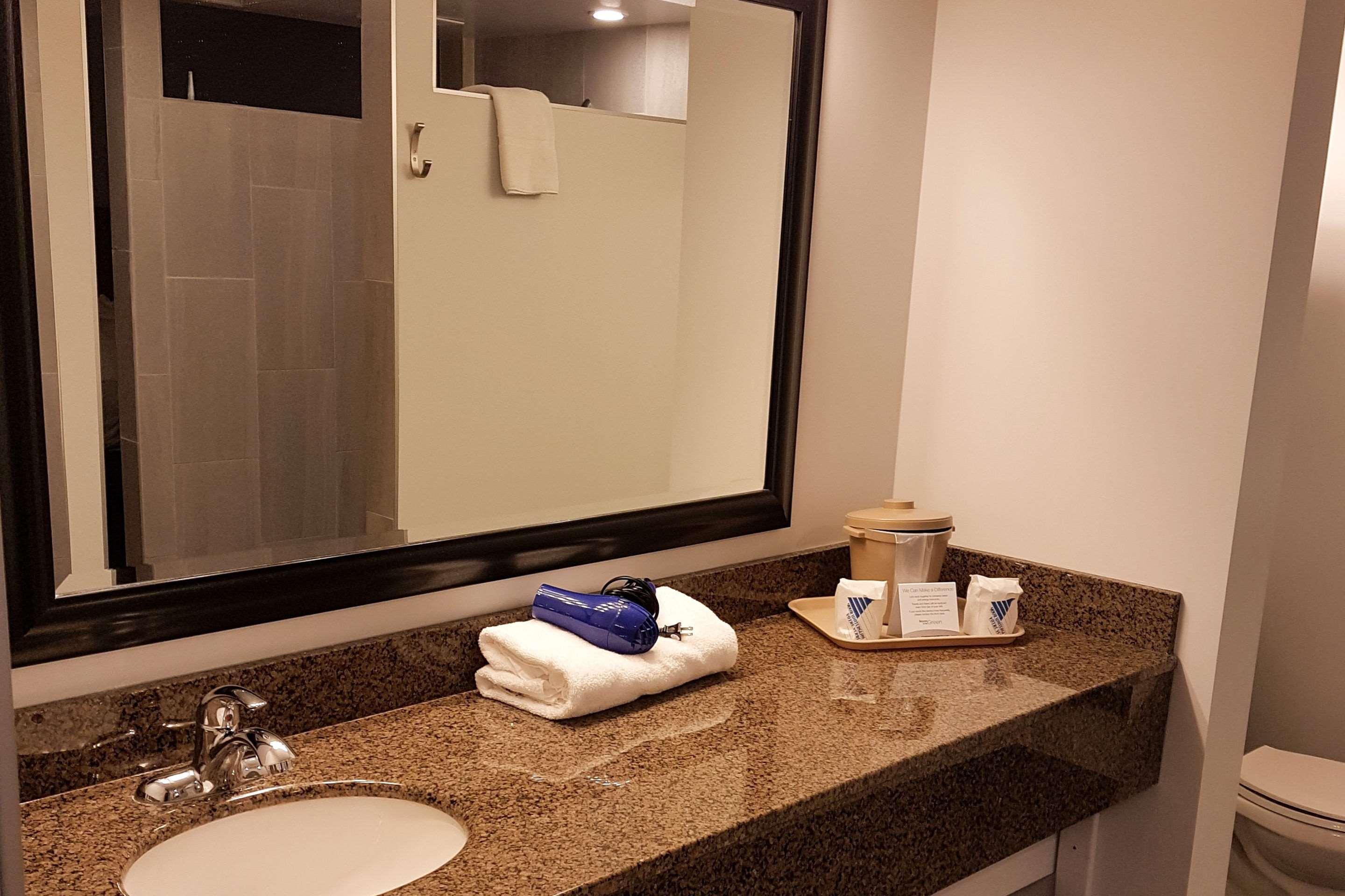 Quality Inn West Edmonton Exteriör bild