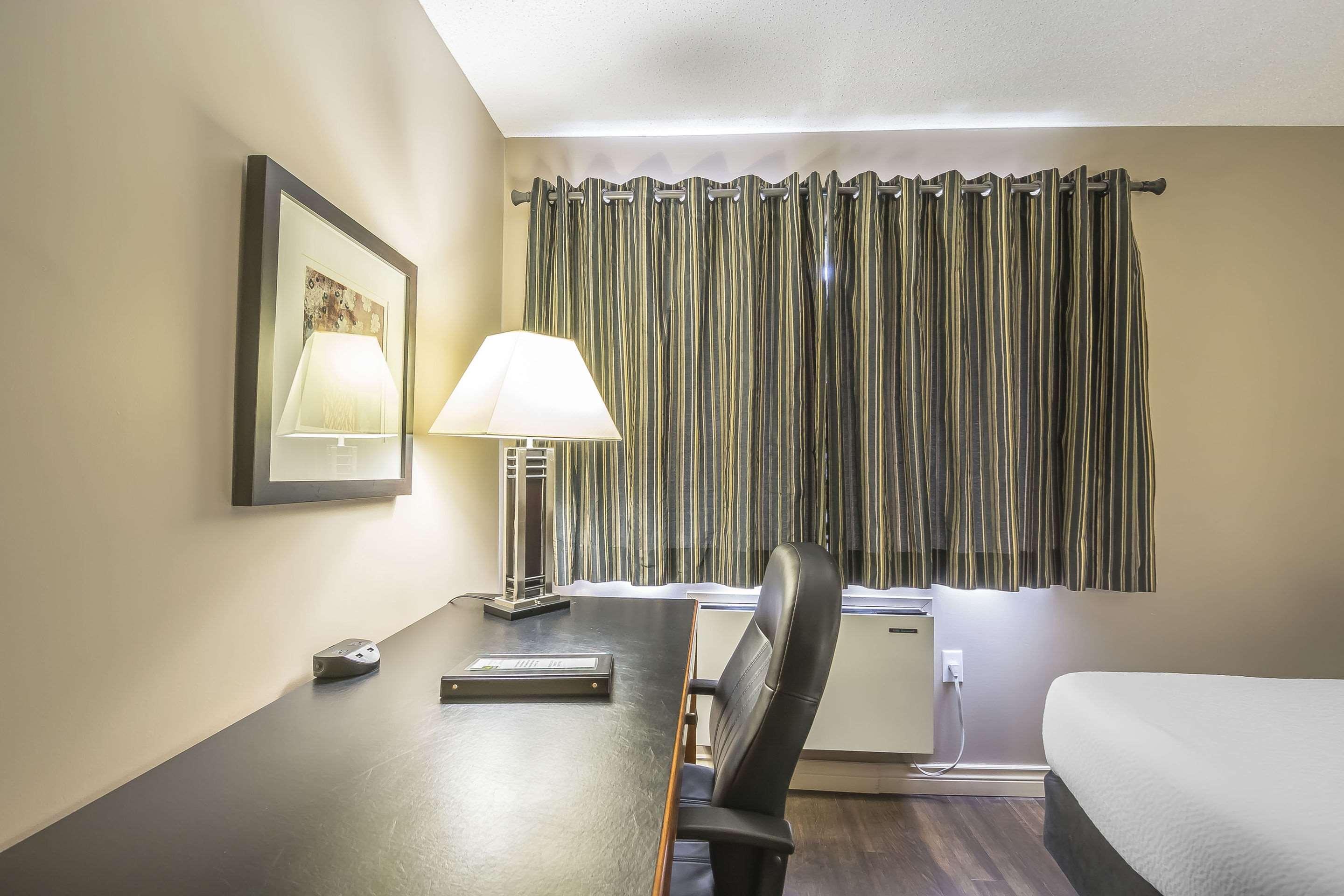 Quality Inn West Edmonton Exteriör bild