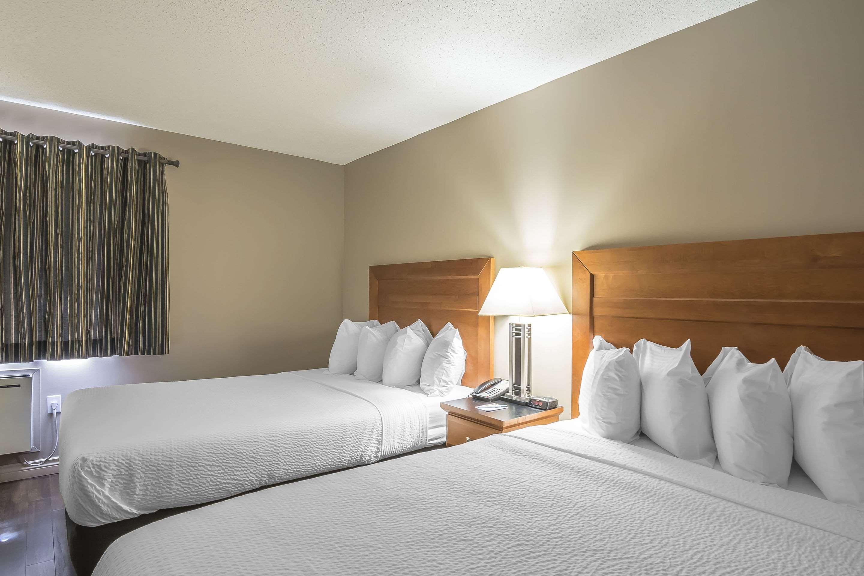 Quality Inn West Edmonton Exteriör bild