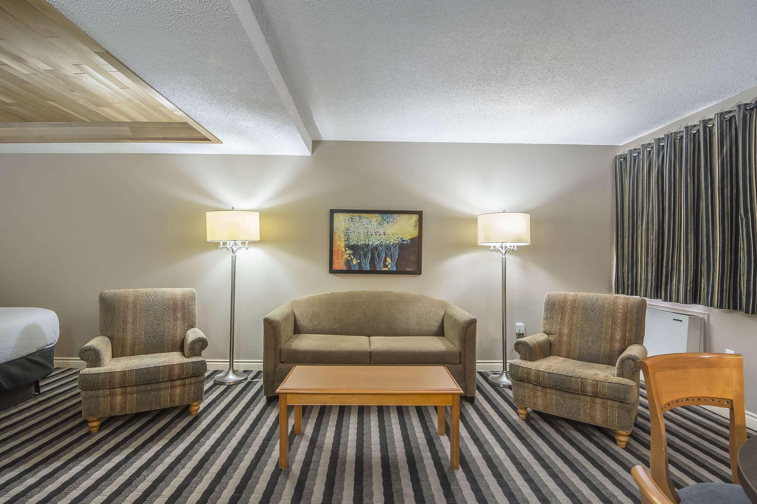 Quality Inn West Edmonton Exteriör bild